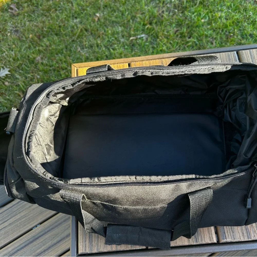 Case XX Rare Branded Duffle Bag With Insulated End Pocket Black Large 20x11x10